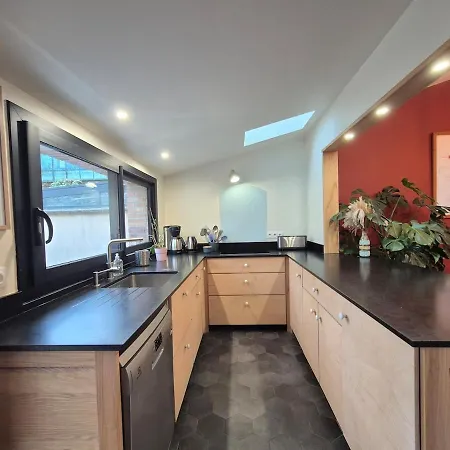 Villa Brique Et Silex Terrasse Jardin Parking *